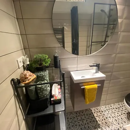 아파트 Downtown Lair *