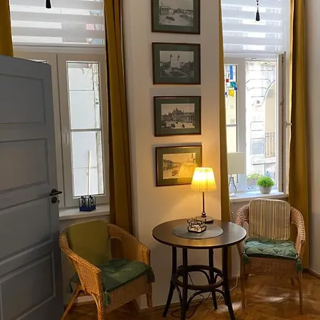 Downtown Lair Apartment